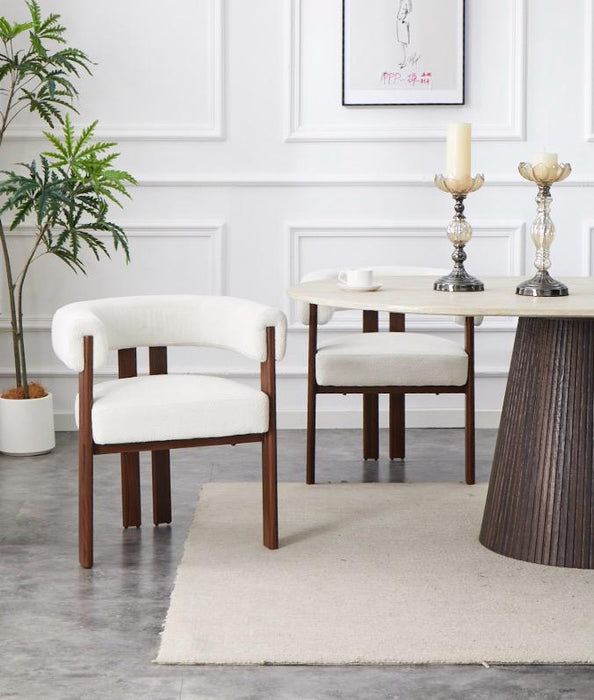 Japandi Eetkamerstoel PARTHE Bouclé Crème Walnoot