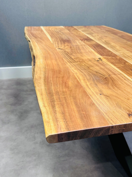 SALONTAFEL AUMON LIVE EDGE ACACIA X-POOT 120x70 CM